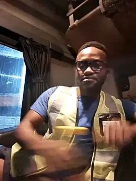 bull Giant online show from October 2025 08:52:02 PM