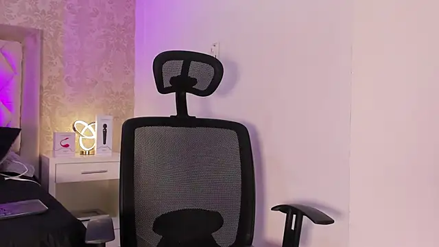 LiaFlowers online show from March 2025 07:51:02 AM