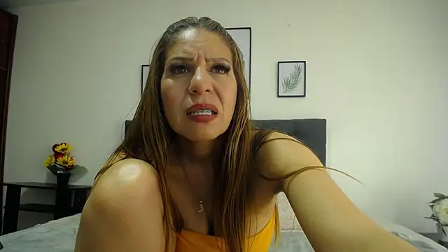 Snapshot of shirly_vannicelli chatting on January 2025 10:48:01 PM shirly vannicelli online show from January 2025 10:48:01 PM