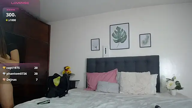 Snapshot of shirly_vannicelli chatting on January 2025 12:09:01 AM shirly vannicelli online show from January 2025 12:09:01 AM