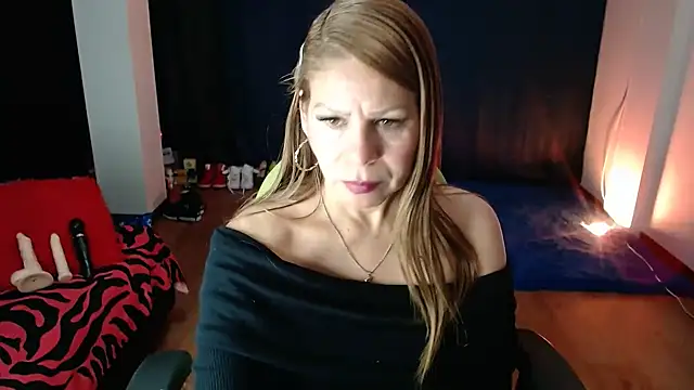 Snapshot of shirly_vannicelli chatting on October 2025 03:37:02 AM shirly vannicelli online show from October 2025 03:37:02 AM