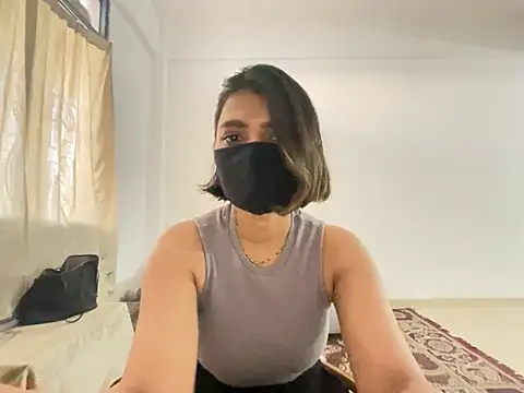 Snapshot of MaYaa__11 chatting on January 2025 11:52:01 AM MaYaa 11 online show from January 2025 11:52:01 AM