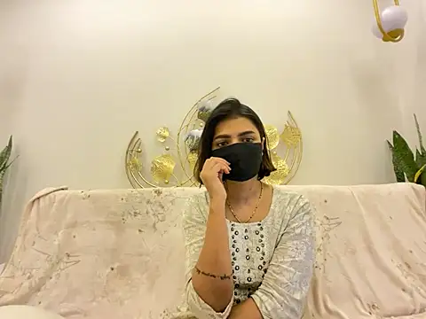 Snapshot of MaYaa__11 chatting on February 2025 01:14:01 PM MaYaa 11 online show from February 2025 01:14:01 PM