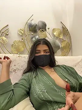 Snapshot of MaYaa__11 chatting on December 2025 07:01:02 AM MaYaa 11 online show from December 2025 07:01:02 AM