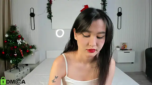 Snapshot of Lola_Peach chatting on January 2025 05:16:01 AM Lola Peach online show from January 2025 05:16:01 AM