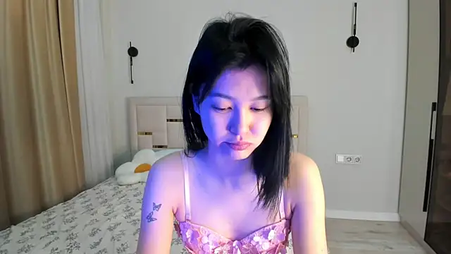 Snapshot of Lola_Peach chatting on January 2026 05:34:02 AM Lola Peach online show from January 2026 05:34:02 AM