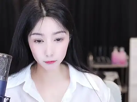 Nuyoah-77 online show from October 2025 04:02:01 PM