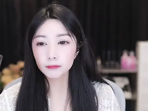 Nuyoah-77 online show from October 2025 03:55:01 PM