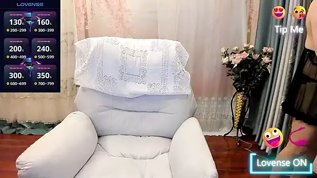 Snapshot of Pennyee chatting on September 2025 12:52:02 PM Pennyee online show from September 2025 12:52:02 PM