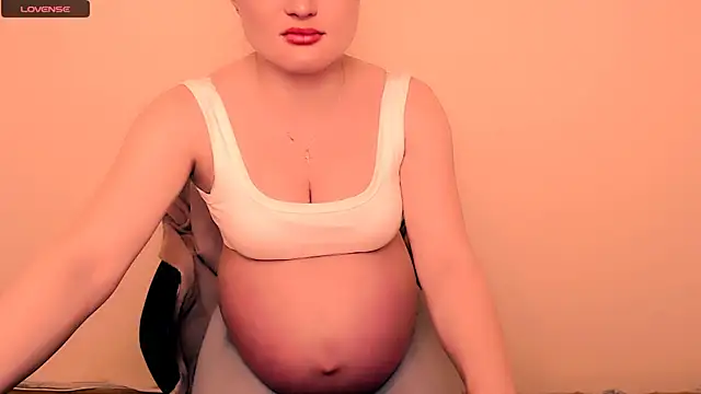 Snapshot of Felliciya chatting on March 2026 09:24:02 AM Felliciya online show from March 2026 09:24:02 AM