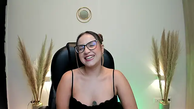 Snapshot of RyliieHunter chatting on December 2024 02:23:02 AM RyliieHunter online show from December 2024 02:23:02 AM