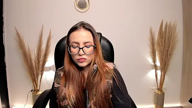 Snapshot of RyliieHunter chatting on December 2024 02:19:02 AM RyliieHunter online show from December 2024 02:19:02 AM