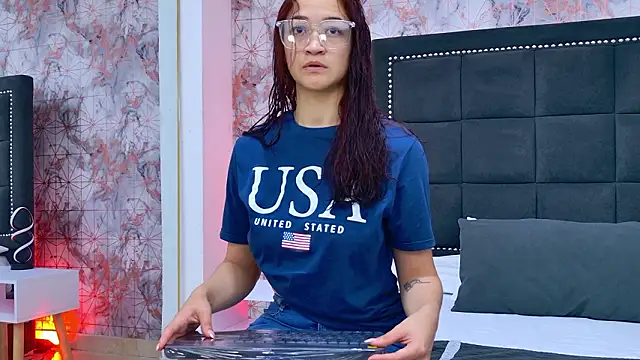 SaaraBrown online show from February 2026 12:10:02 PM