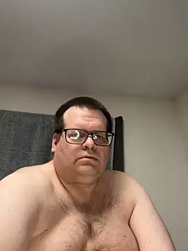 Snapshot of treatbobnicer chatting on December 2025 10:40:01 PM treatbobnicer online show from December 2025 10:40:01 PM