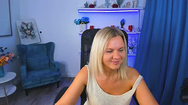 AgathaKlouin online show from November 2025 07:16:02 PM