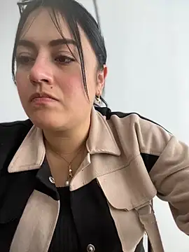 Lesly 10- online show from April 2026 06:35:02 PM