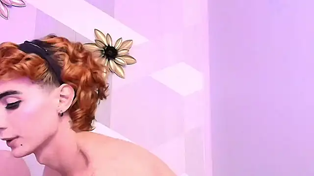 Snapshot of KylieMonnett chatting on February 2026 09:05:02 PM KylieMonnett online show from February 2026 09:05:02 PM