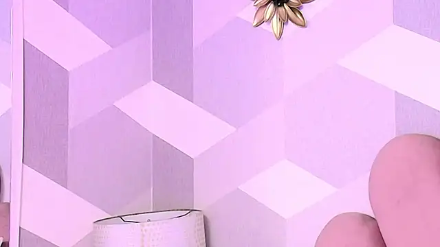 Snapshot of KylieMonnett chatting on March 2026 05:24:01 AM KylieMonnett online show from March 2026 05:24:01 AM