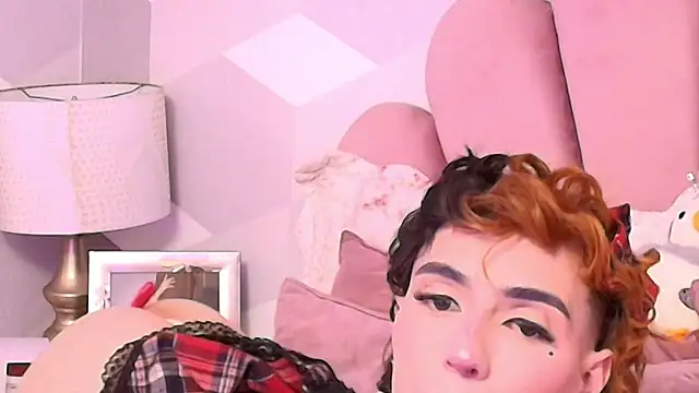 Snapshot of KylieMonnett chatting on March 2026 10:47:02 PM KylieMonnett online show from March 2026 10:47:02 PM