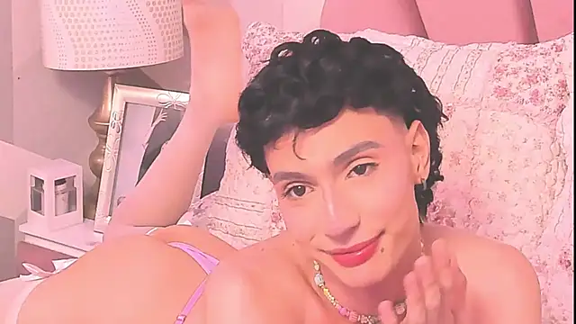 KylieMonnett online show from June 2026 06:39:01 PM