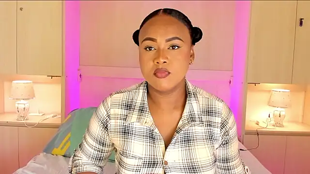 EmilyyStuart online show from February 2026 07:40:01 PM