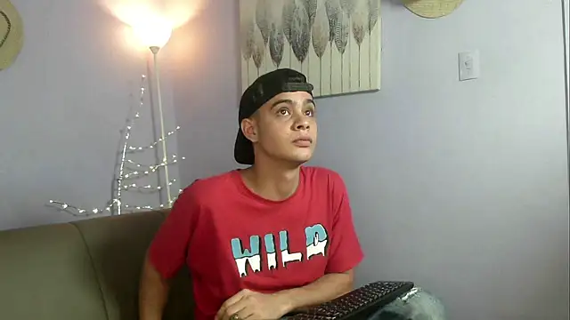 zacariasss  online show from October 2025 03:28:01 AM