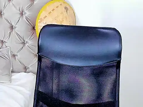 Andrew wolf7 online show from September 2025 04:29:01 PM