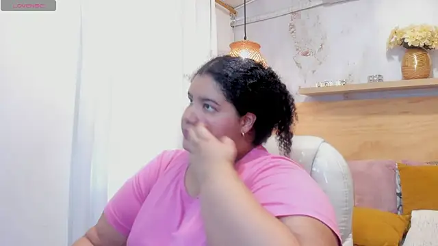 Snapshot of Miley_Collins chatting on October 2025 08:31:01 PM Miley Collins online show from October 2025 08:31:01 PM