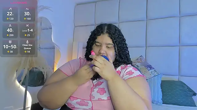 Snapshot of Miley_Collins chatting on November 2025 12:37:01 PM Miley Collins online show from November 2025 12:37:01 PM