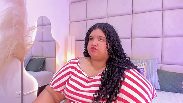 Snapshot of Miley_Collins chatting on November 2025 07:16:02 PM Miley Collins online show from November 2025 07:16:02 PM