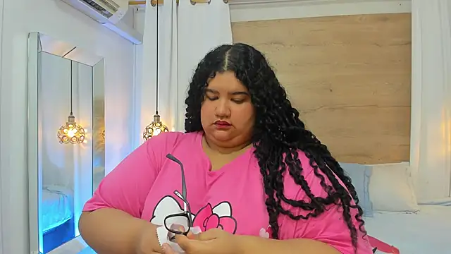 Snapshot of Miley_Collins chatting on November 2025 12:41:02 PM Miley Collins online show from November 2025 12:41:02 PM