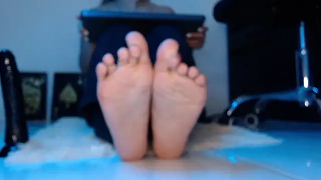 latinfeet-qos online show from December 2024 05:42:01 AM