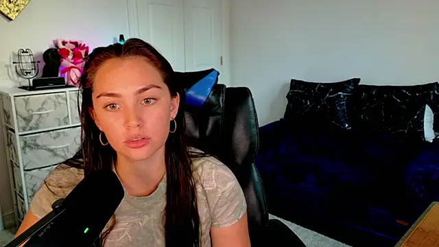 sweetsariaah online show from February 2026 10:25:02 PM