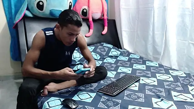 Snapshot of Ryan_Vergon chatting on December 2024 11:53:02 PM Ryan Vergon online show from December 2024 11:53:02 PM