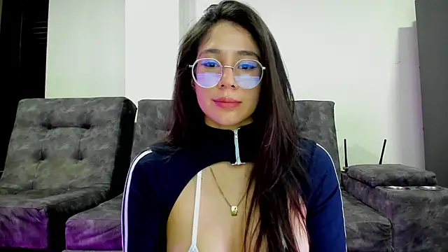 emmadiaz1 online show from September 2025 05:02:02 AM