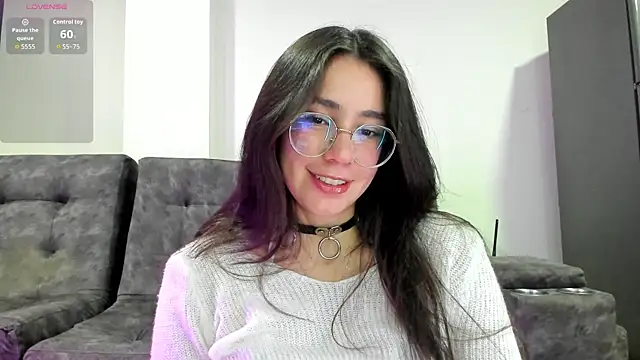 Snapshot of emmadiaz1 chatting on November 2025 04:18:01 AM emmadiaz1 online show from November 2025 04:18:01 AM