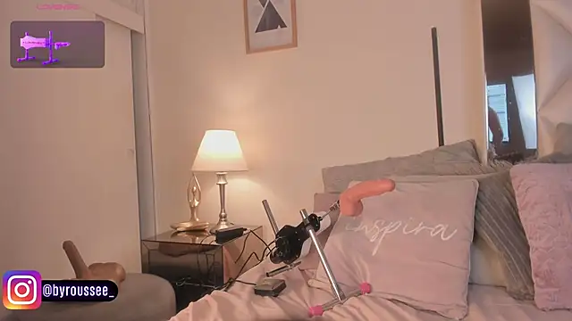 KimRoussee online show from November 2025 05:18:01 AM