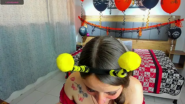 martina lujann online show from October 2025 01:30:02 PM