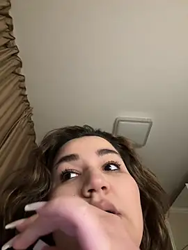 Leya  Droit online show from January 2025 02:53:01 AM