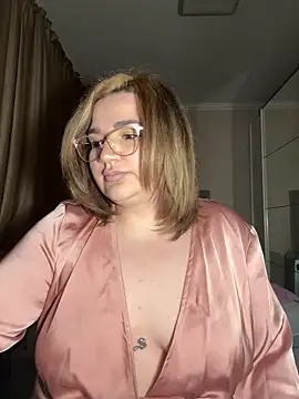 Leya  Droit online show from February 2025 08:22:01 PM