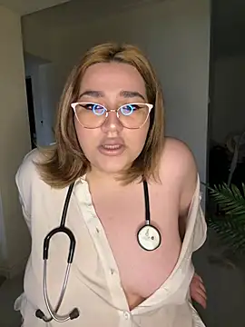 Leya  Droit online show from February 2025 05:38:01 AM