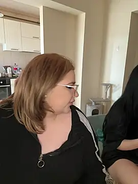 Leya  Droit online show from March 2025 12:30:02 PM