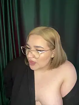 Leya  Droit online show from March 2025 12:59:02 PM