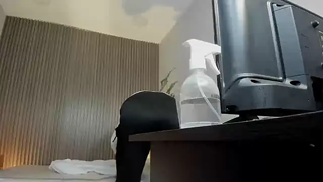 dania miller  online show from October 2025 02:48:01 PM