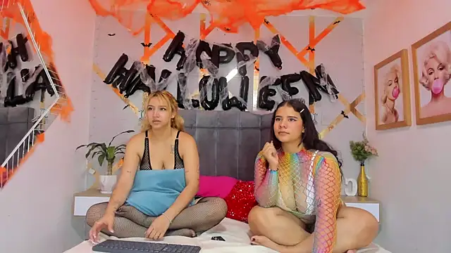 Snapshot of Caroliine_Torres chatting on October 2025 12:04:02 PM Caroliine Torres online show from October 2025 12:04:02 PM