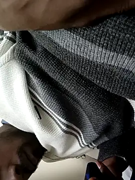 devilsam3327 online show from December 2025 04:48:01 PM