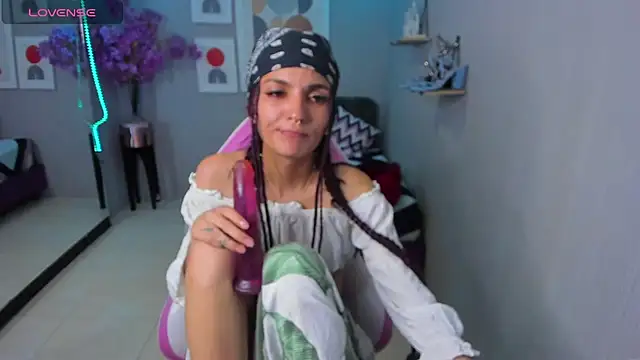 Snapshot of Dafne_huges chatting on December 2024 10:50:01 PM Dafne huges online show from December 2024 10:50:01 PM