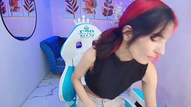 Dafne huges online show from September 2025 07:40:02 PM