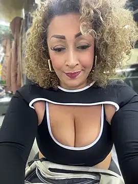 Katti Barrera online show from June 2026 09:28:02 PM