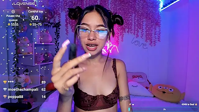 Snapshot of cat_kitty18_ chatting on January 2025 04:00:01 PM cat kitty18 online show from January 2025 04:00:01 PM